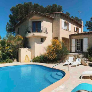 Villa Provençale  AU BOULOURIS